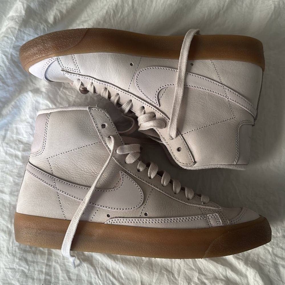 Nike Blazer Mid Premium in Pearl Pink Lavendar Leather Lace Up Sneakers 7